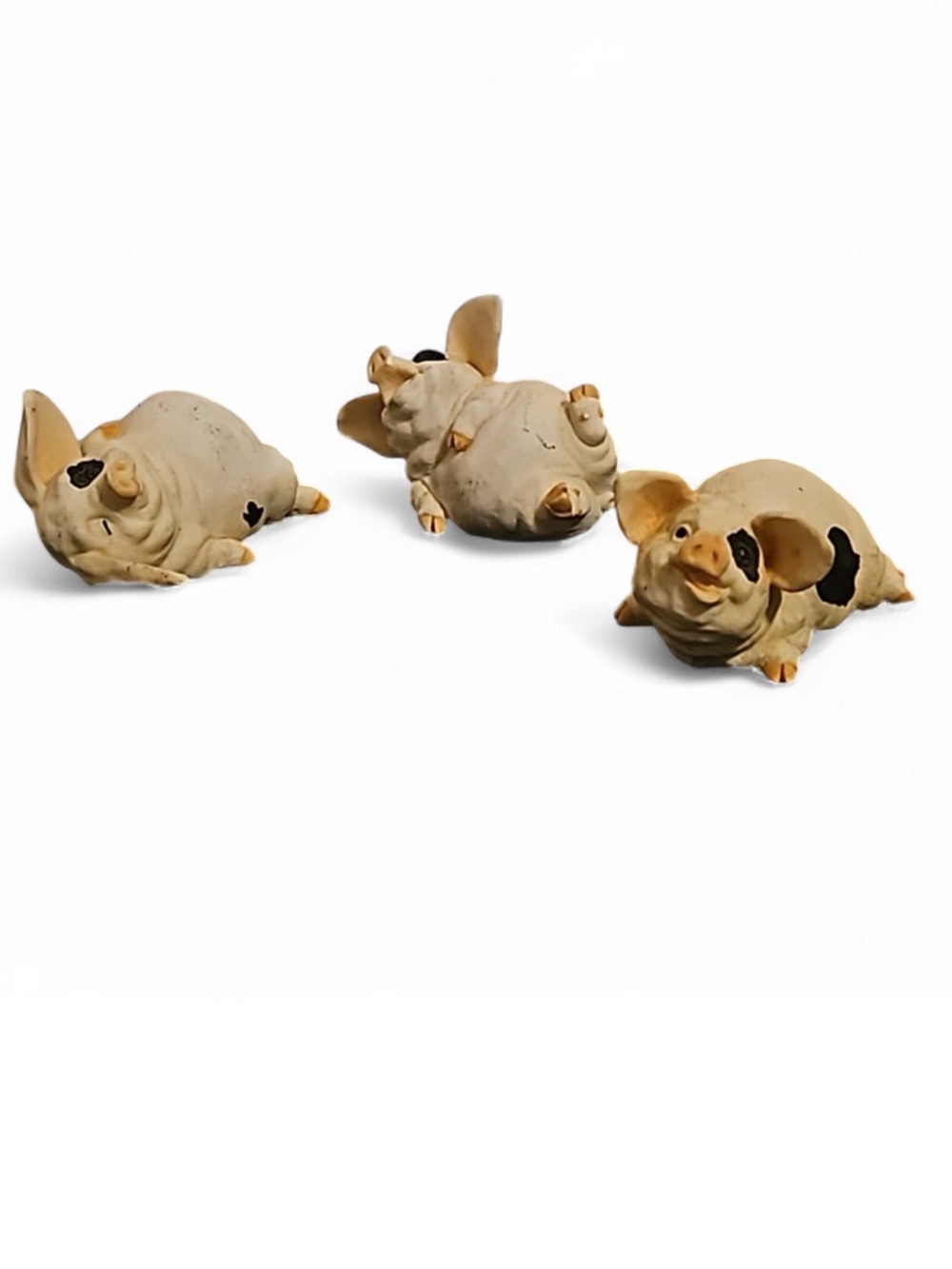 Vintage,  3 ceramic pig figurines.